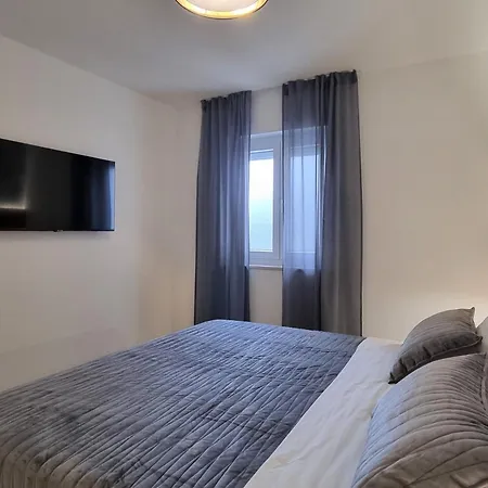 Family-friendly With Swimming Pool Silo, Krk - 21242 شقة سيلو