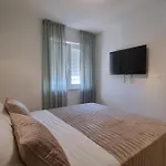 Family-friendly With Swimming Pool Silo, Krk - 21242 * שילו