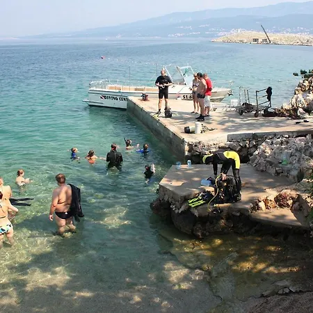 Seaside With A Swimming Pool Silo, Krk - 21242 Apartman *