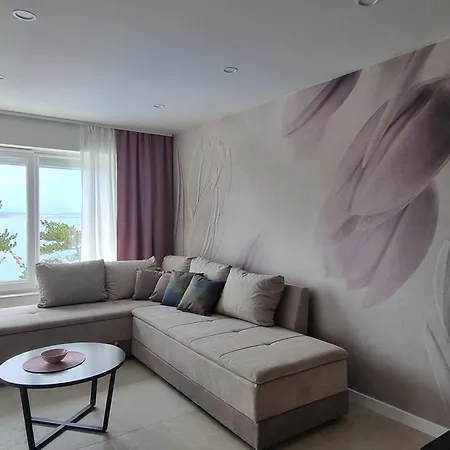 Seaside With A Swimming Pool Silo, Krk - 21242 Apartman