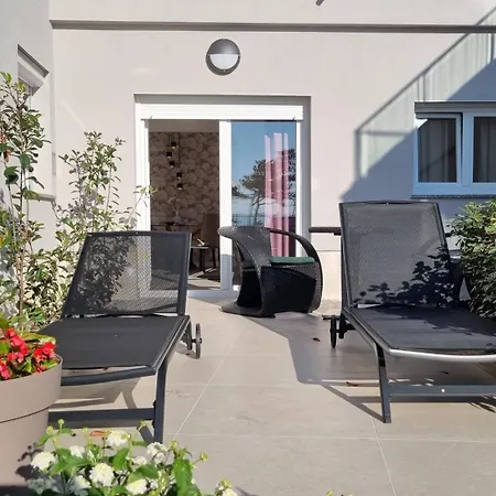 Seaside With A Swimming Pool Silo, Krk - 21242 Apartman
