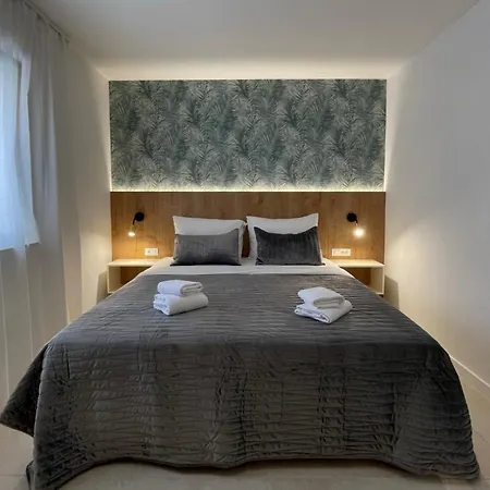 Apartman Seaside With A Swimming Pool Silo, Krk - 21242