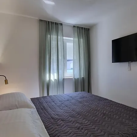 Apartman Seaside With A Swimming Pool Silo, Krk - 21242 Šilo