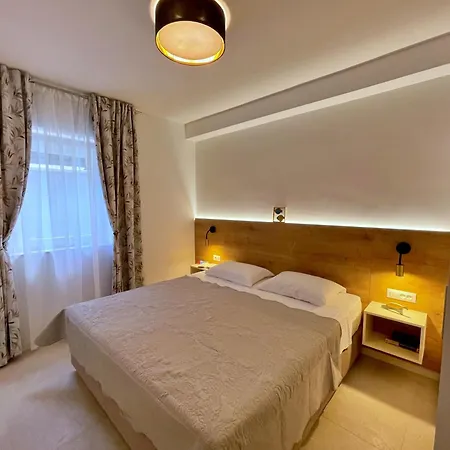 Seaside With A Swimming Pool Silo, Krk - 21242 Apartman