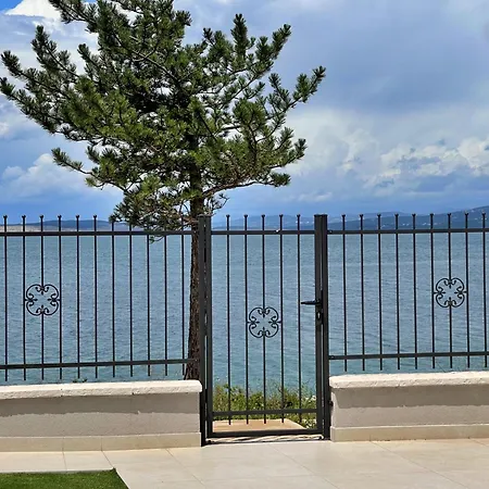 Seaside With A Swimming Pool Silo, Krk - 21242 Apartman Šilo