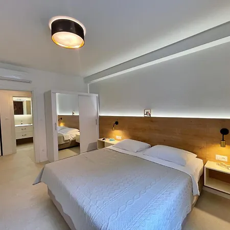 Seaside With A Swimming Pool Silo, Krk - 21242 Apartman
